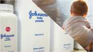 दुनिया भर में Johnson & Johnson बेबी पाउडर की बिक्री बंद होगी, जानें कंपनी ने क्यों लिया ऐसा फैसला
