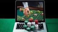 Online Gambling: कोरोना से बड़ी महामारी बनता इंटरनेट पर जुआ खेलने का नशा