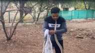 अरे, लड़के ने ‘सांप के फन' को दांतों से दबा लिया! फिर आगे क्या हुआ...पढ़िए यह खबर
