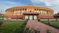 लोकसभा में 3 विधेयक पारित, दिल्ली को लेकर केंद्र के अध्यादेश पर चर्चा आज, BJP-AAP होगी आमने- सामने