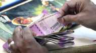2000 Rupees Note: 2 हजार का नोट बदलने, जमा करने का अंतिम वक्त नजदीक, 14 दिनों बाद बेकार हो जाएगी करेंसी