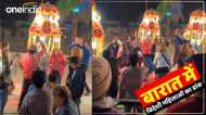 'ई बनारस हौ गुरु', बारात में जमकर नाचीं विदेशी महिलाएं, देखने वाले भी रह गए हैरान, देखें Video