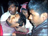 असम में अल्फ़ा के हमलों में डेढ़ सौ से ज़्यादा हिंदीभाषी मारे जा चुके हैं असम में अल्फ़ा के हमलों में डेढ़ सौ से ज़्यादा हिंदीभाषी मारे जा चुके हैं