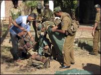 हमले में 12 पुलिसकर्मी मारे गए हैं हमले में 12 पुलिसकर्मी मारे गए हैं
