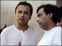 वर्ष 2005 में दोनों भाइयों के बीच संपत्ति का बंटवारा हुआ था वर्ष 2005 में दोनों भाइयों के बीच संपत्ति का बंटवारा हुआ था