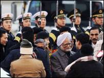 दोनों देशों के बीच रिश्तों की बर्फ़ पिघल नहीं रही है दोनों देशों के बीच रिश्तों की बर्फ़ पिघल नहीं रही है