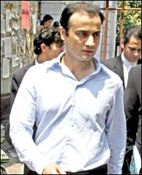 संजीव नंदा के दादा एमएस नंदा भारतीय नौसेना में एडमिरल रहे हैं (फ़ोटो-इंडियन एक्सप्रेस) संजीव नंदा के दादा एमएस नंदा भारतीय नौसेना में एडमिरल रहे हैं (फ़ोटो-इंडियन एक्सप्रेस)