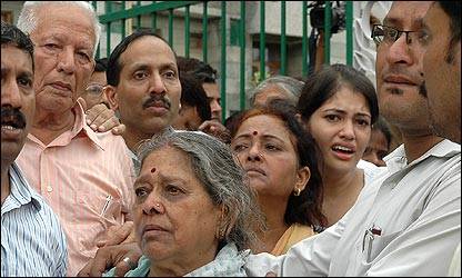 परिवार के लोग अभी भी इस घटना से सदमे में हैं परिवार के लोग अभी भी इस घटना से सदमे में हैं