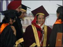 प्रतिभा पाटिल ने लखनऊ विश्वविद्याल के दीक्षांत समारोह में हिस्सा लिया प्रतिभा पाटिल ने लखनऊ विश्वविद्याल के दीक्षांत समारोह में हिस्सा लिया