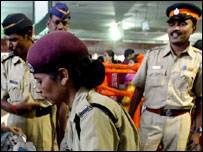 पुलिस को शक था कि युवक यात्रियों को अगवा करने की कोशिश कर रहा है. पुलिस को शक था कि युवक यात्रियों को अगवा करने की कोशिश कर रहा है.
