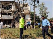 मई में मरदान शहर में एक संदिग्ध आत्मघाती हमले में कम से कम 13 लोग मारे गए थे मई में मरदान शहर में एक संदिग्ध आत्मघाती हमले में कम से कम 13 लोग मारे गए थे