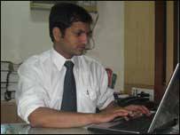 अखिलेश राज ठाकरे के घोर समर्थकों में से हैं और उनकी नीतियों के समर्थक भी अखिलेश राज ठाकरे के घोर समर्थकों में से हैं और उनकी नीतियों के समर्थक भी