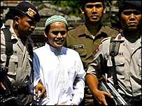 मृत्युदंड पाने वालों में अमरोज़ी भी शामिल हैं मृत्युदंड पाने वालों में अमरोज़ी भी शामिल हैं