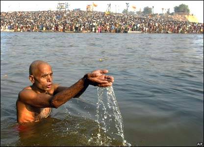 गंगा का भारतीयों के लिए विशेष महत्व है गंगा का भारतीयों के लिए विशेष महत्व है