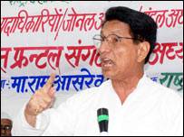 अजीत सिंह ने कहा कि महँगाई और चरमपंथ के मुद्दे पर यूपीए विफल रही है अजीत सिंह ने कहा कि महँगाई और चरमपंथ के मुद्दे पर यूपीए विफल रही है