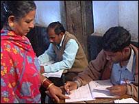छत्तीसगढ़ के सेराडांड गाँव में दो मतदाताओं के लिए मतदान केंद्र बनाया गया था छत्तीसगढ़ के सेराडांड गाँव में दो मतदाताओं के लिए मतदान केंद्र बनाया गया था