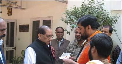 मल्होत्रा का मानना है कि बसपा के कारण बीजेपी को फ़ायदा होगा मल्होत्रा का मानना है कि बसपा के कारण बीजेपी को फ़ायदा होगा