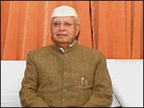 एनडी तिवारी को 16 दिसंबर को अदालत में हाज़िर होना है एनडी तिवारी को 16 दिसंबर को अदालत में हाज़िर होना है