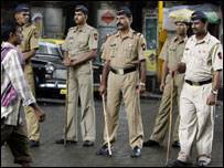 इन हमलों में एटीएस के आला अधिकारी भी मारे गए हैं इन हमलों में एटीएस के आला अधिकारी भी मारे गए हैं