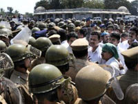 Lawyers-Police clash in TN Lawyers-Police clash in TN