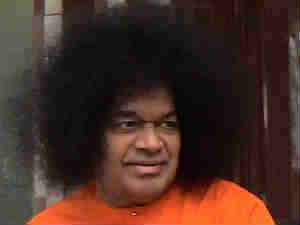 Precious diamonds, cash found in Satya Sai Baba’s room Precious diamonds, cash found in Satya Sai Baba’s room