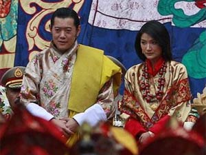 "Dragon King" marries commoner in reclusive Bhutan "Dragon King" marries commoner in reclusive Bhutan