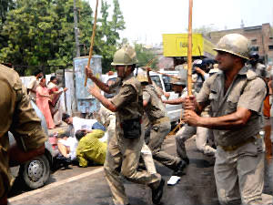 BJP takes on Mayawati over Lathi-charge on students BJP takes on Mayawati over Lathi-charge on students
