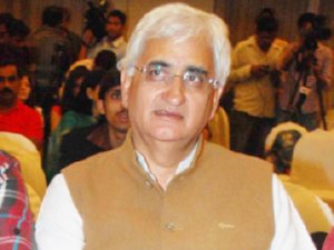 Salman Khurshid hit back Anna Hazare over 'Gang of Four' remark Salman Khurshid hit back Anna Hazare over 'Gang of Four' remark