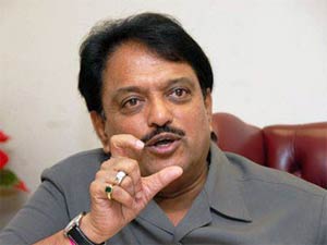Vilasrao Deshmukh on life support after liver, kidney failure Vilasrao Deshmukh on life support after liver, kidney failure