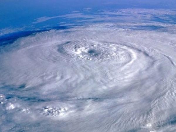 Cyclone alert issued in Tamil Nadu, Andhra Pradesh; heavy rains in Chennai Cyclone alert issued in Tamil Nadu, Andhra Pradesh; heavy rains in Chennai