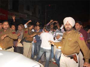 Tension in Sirsa after Dera-Sikhs clashes Tension in Sirsa after Dera-Sikhs clashes