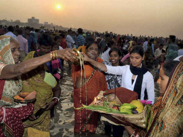 गंगा के तट पर पूजन