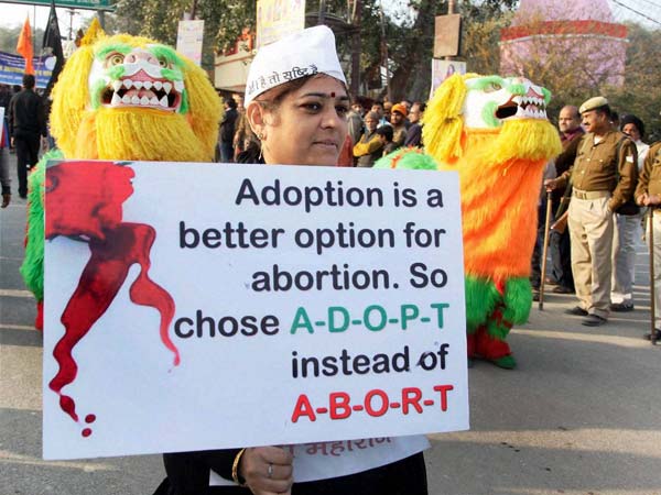 एक सामाजिक संदेश देती महिला