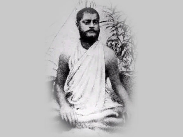 स्तुति करें या निंदा