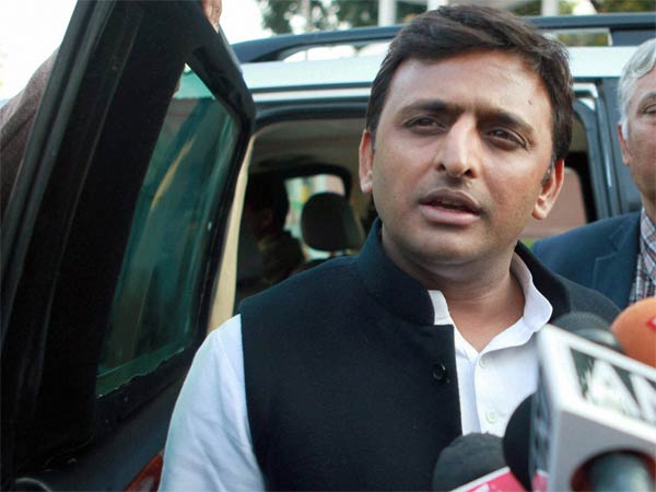ईडी की छापेमारी में अखिलेश यादव ने उठाए सवाल