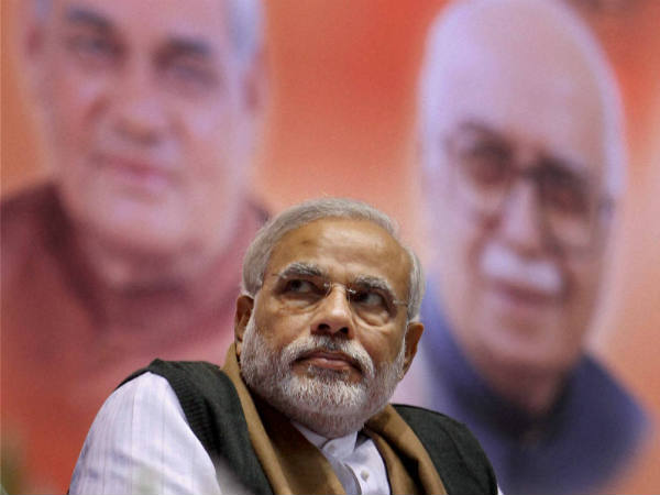 'पीएम मोदी की तारीफ क्यों नहीं होनी चाहिए?'