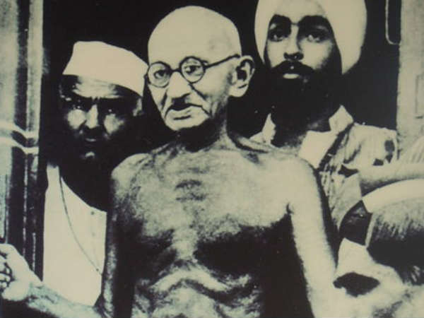 पैसो की चाहत बची है