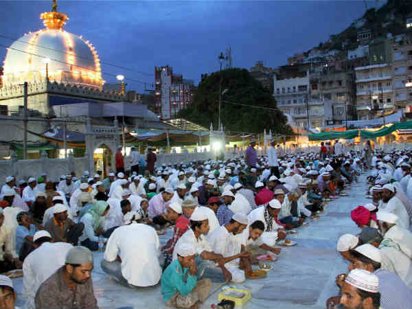 अजमेर में इफ्तार पार्टी