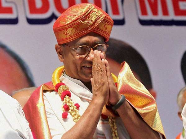 Digvijaya Singh has lost his mental balance: Vinay Katiyar Digvijaya Singh has lost his mental balance: Vinay Katiyar