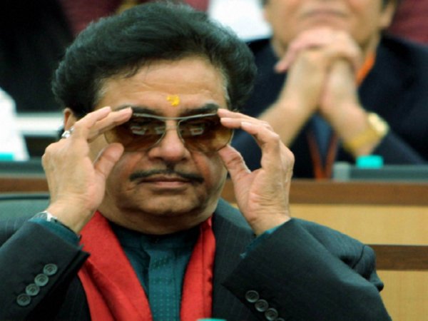 चुनाव लड़ सकती हैं सिन्हा पत्नी पूनम?