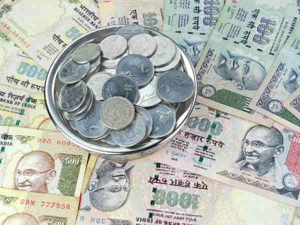 पीएफ खाता धारकों को सरकार ने दिया झटका