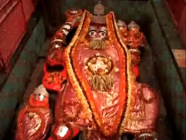 हनुमान जी को चोला चढ़ाएं