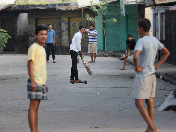 कर्फ्यू में ढील