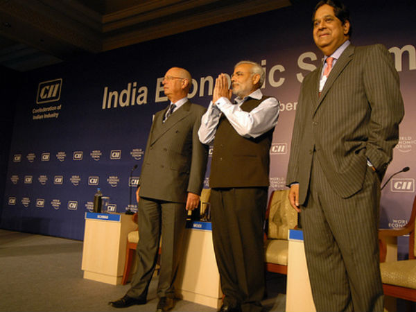 मोदी बदल रहे हैं अपना आउटफिट