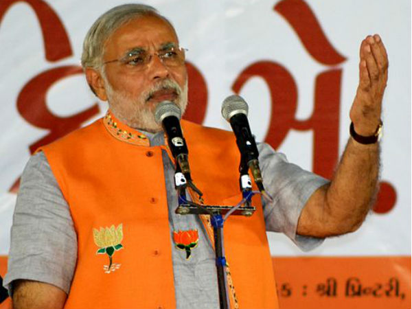 पीएम मोदी पर साधा निशाना