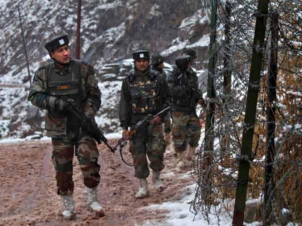 पाकिस्तान के अखबार का दावा फायरिंग में 4 सिविलियन की मौत