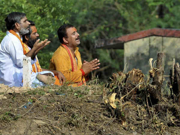 अधिकारियों के पास जवाब नहीं