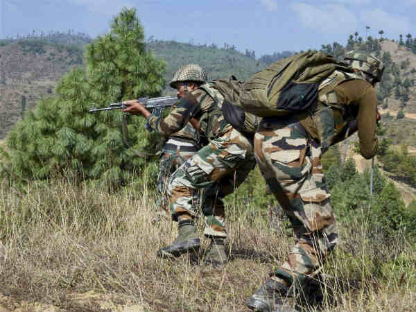 आधुनिक राइफलों के लिए दो अनुबंधों पर हस्ताक्षर