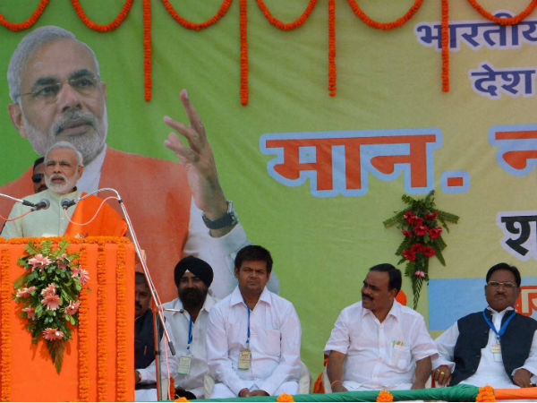 'खूनी पंजा' पर सफाई के लिए नरेन्‍द्र मोदी को चार दिनों की मोहलत