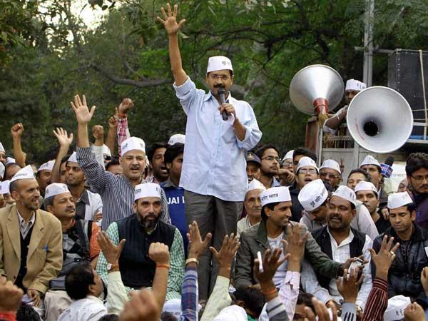 मुख्यमंत्री की कुर्सी पर बैठने से पहले राजघाट जाएंगे केजरीवाल मुख्यमंत्री की कुर्सी पर बैठने से पहले राजघाट जाएंगे केजरीवाल